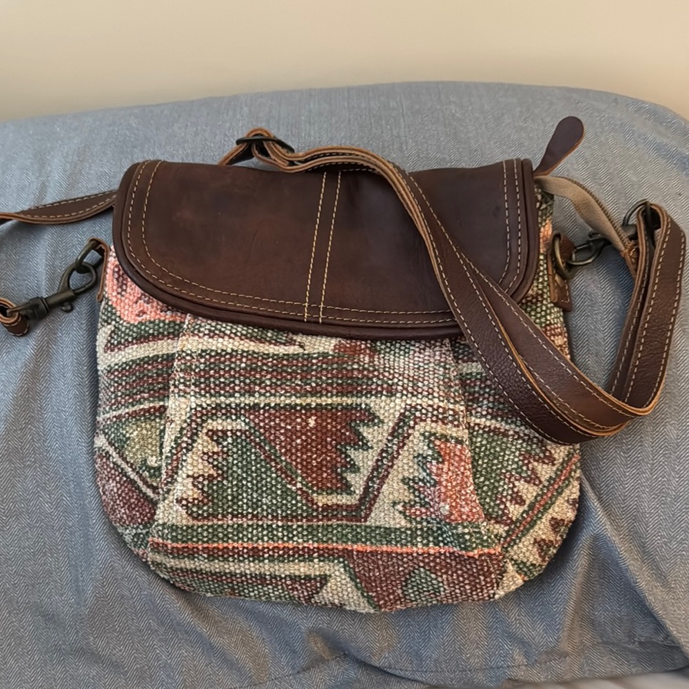 Myra Bag Patterned Shoulder Bag